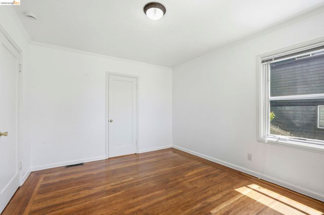 7843 Outlook Ave, Oakland, CA 94605