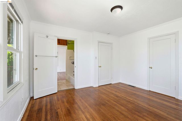 7843 Outlook Ave, Oakland, CA 94605