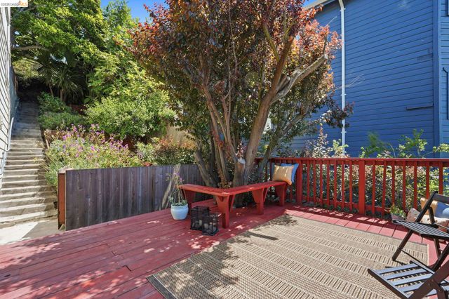 7843 Outlook Ave, Oakland, CA 94605