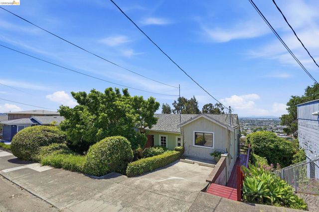 7843 Outlook Ave, Oakland, CA 94605