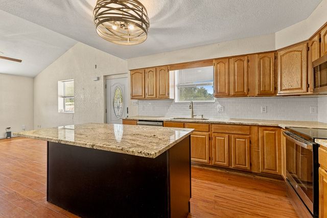 195 Harville Rd, Kerrville, TX 78028