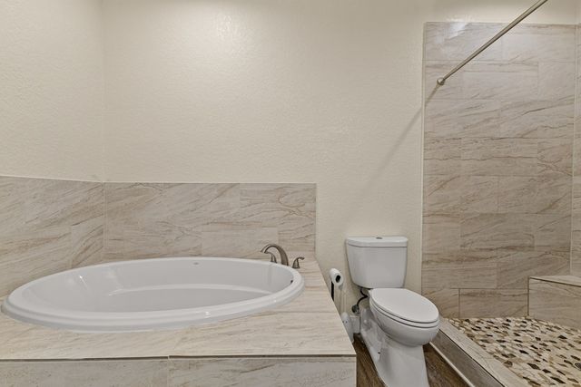 195 Harville Rd, Kerrville, TX 78028