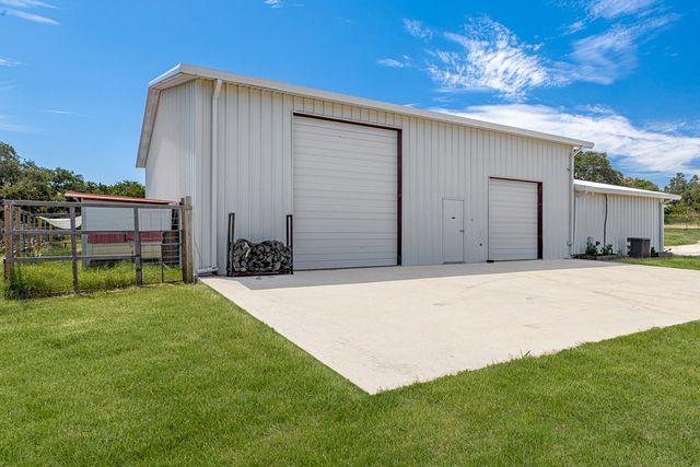 195 Harville Rd, Kerrville, TX 78028