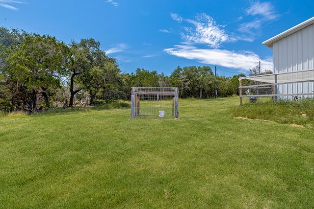 195 Harville Rd, Kerrville, TX 78028