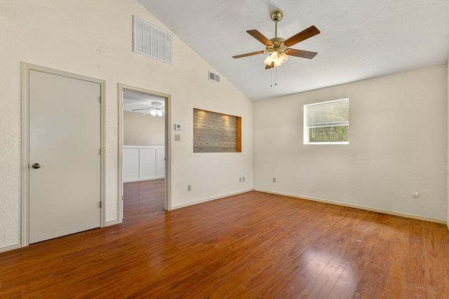 195 Harville Rd, Kerrville, TX 78028