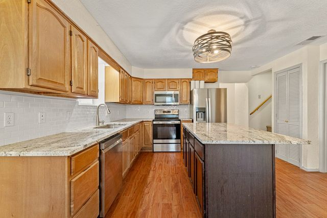 195 Harville Rd, Kerrville, TX 78028