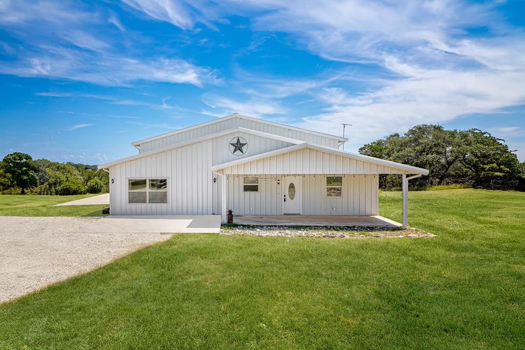 195 Harville Rd, Kerrville, TX 78028