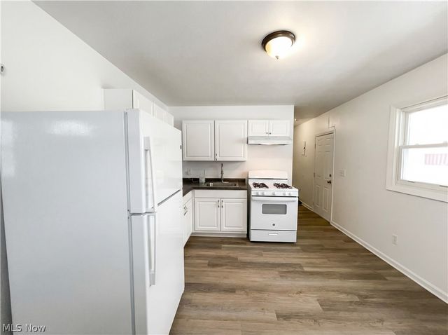 832 S Logan Street, Elyria, OH 44035