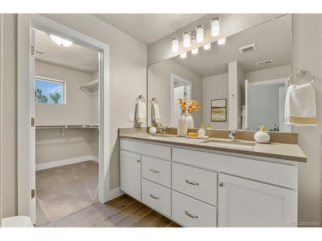 11377 E 25th Ave, Aurora, CO 80010