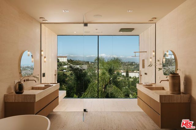 1210 Chickory Lane, Los Angeles, CA 90049