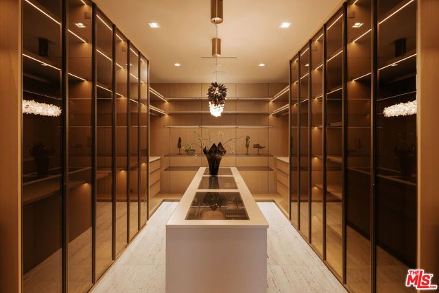 1210 Chickory Lane, Los Angeles, CA 90049