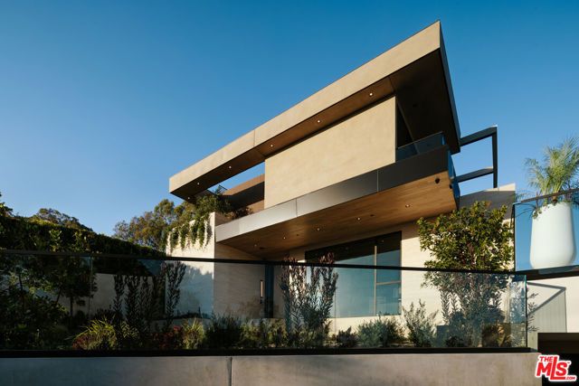 1210 Chickory Lane, Los Angeles, CA 90049
