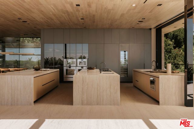 1210 Chickory Lane, Los Angeles, CA 90049
