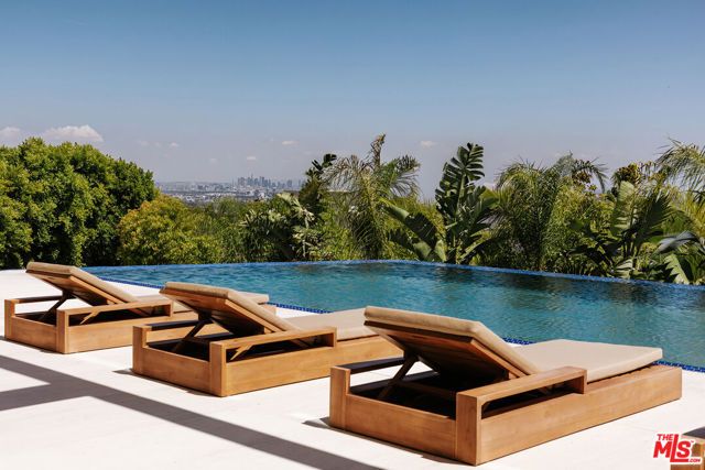1210 Chickory Lane, Los Angeles, CA 90049