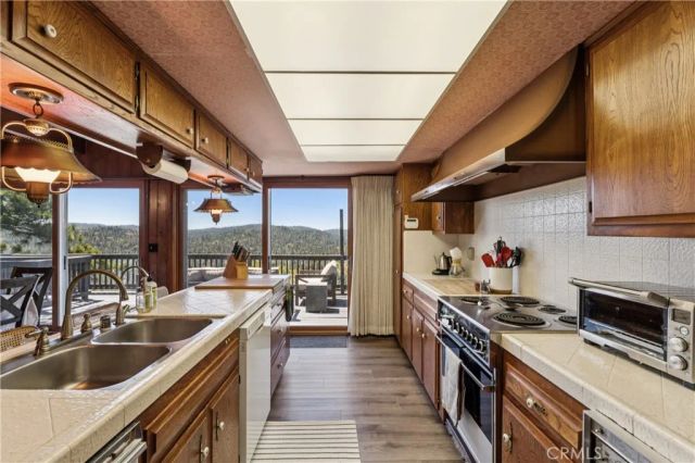 26565 Kings Court, Lake Arrowhead, CA 92352