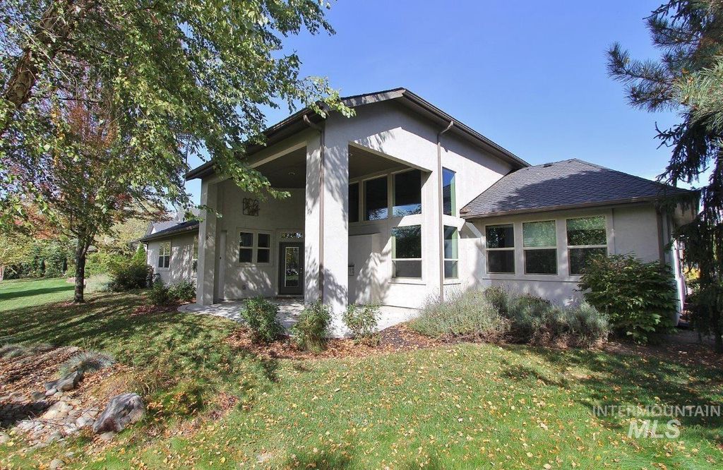 375 E Eaglewoods Ln, Eagle, ID 83616 photo 2