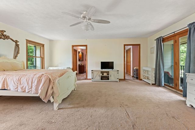 103 Renshaw Rd, Weare, NH 03281