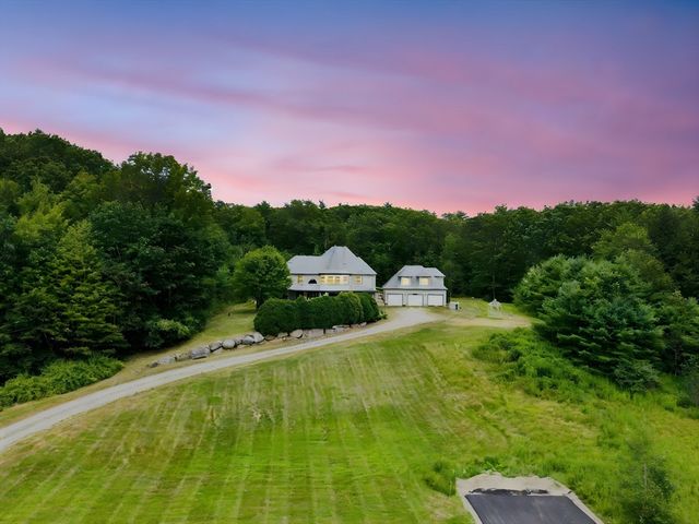 103 Renshaw Rd, Weare, NH 03281