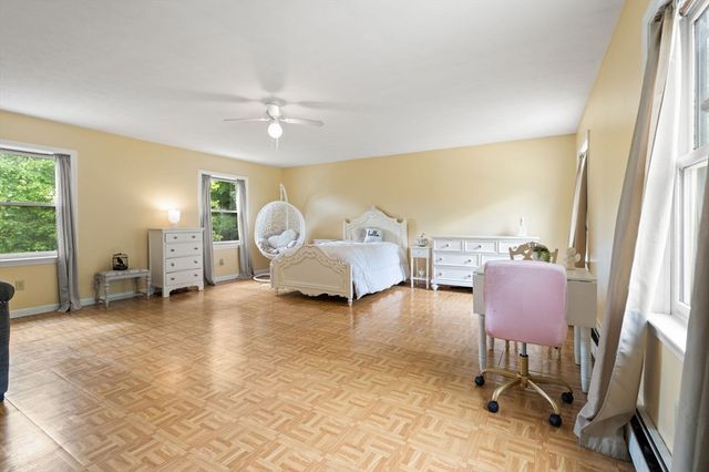 103 Renshaw Rd, Weare, NH 03281