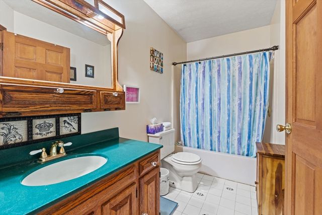 103 Renshaw Rd, Weare, NH 03281