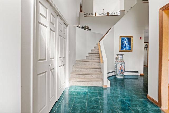 103 Renshaw Rd, Weare, NH 03281