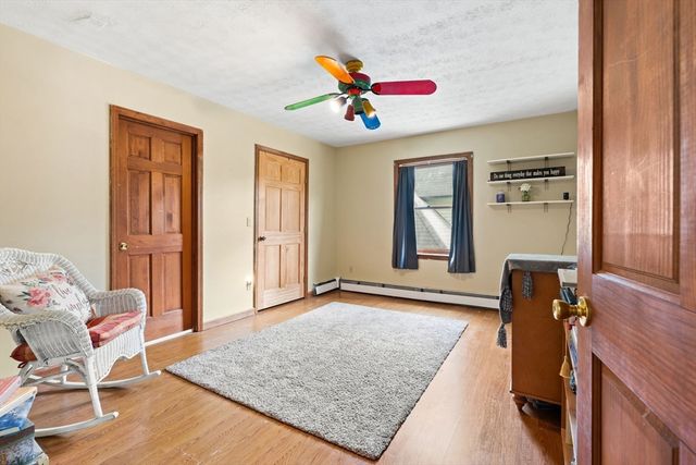 103 Renshaw Rd, Weare, NH 03281