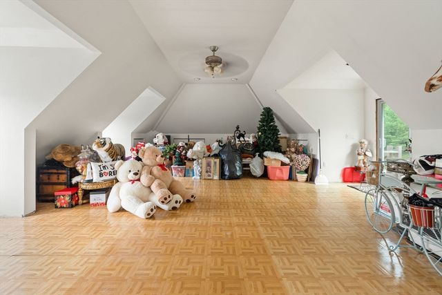 103 Renshaw Rd, Weare, NH 03281