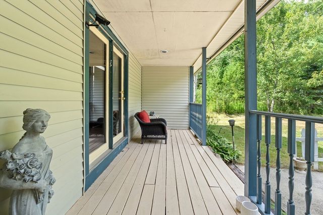 103 Renshaw Rd, Weare, NH 03281