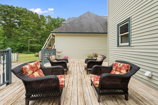 103 Renshaw Rd, Weare, NH 03281