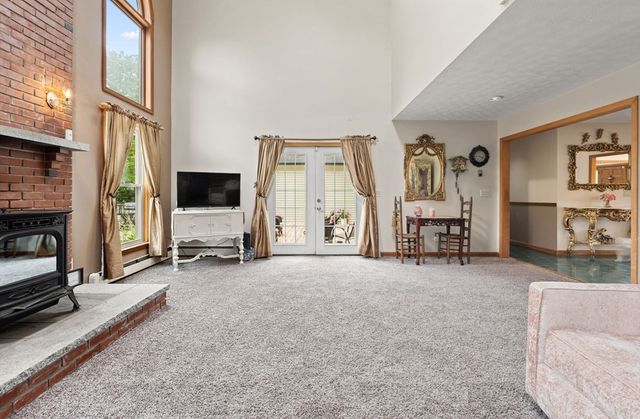 103 Renshaw Rd, Weare, NH 03281