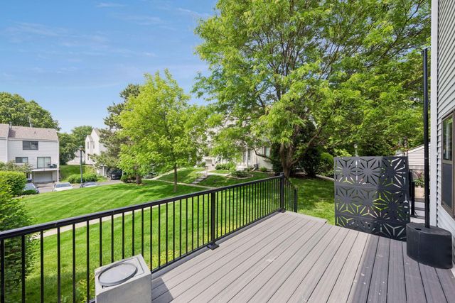244 3rd Avenue NE, Minneapolis, MN 55413
