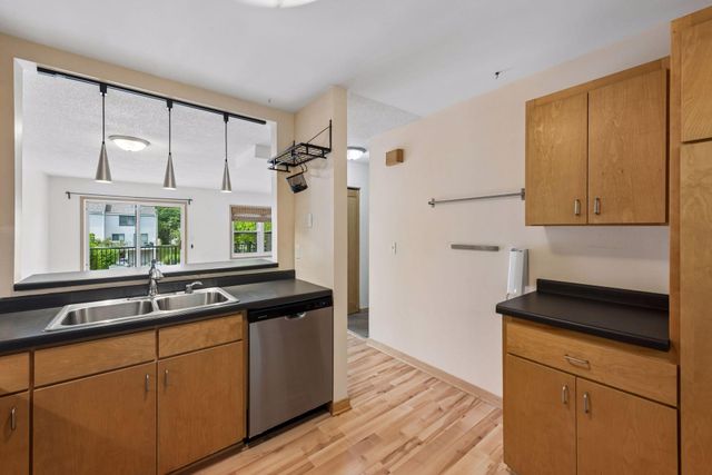 244 3rd Avenue NE, Minneapolis, MN 55413