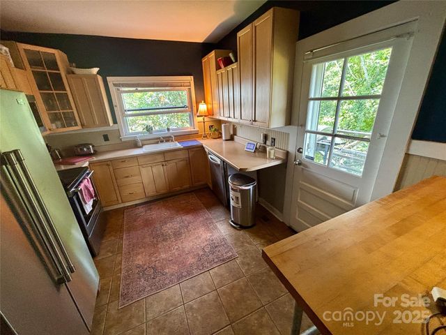 176 S French Broad Avenue, Asheville, NC 28801