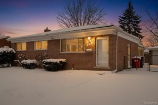 16141 Lois Drive, Roseville, MI 48066