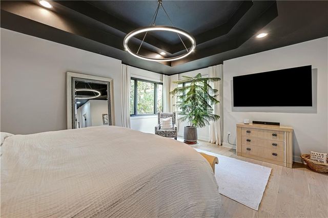 5703 W 128th Street, Overland Park, KS 66209