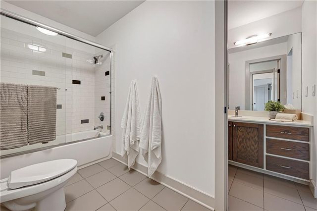 5703 W 128th Street, Overland Park, KS 66209