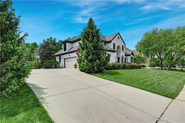 5703 W 128th Street, Overland Park, KS 66209