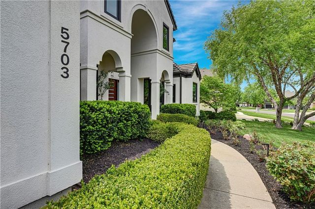 5703 W 128th Street, Overland Park, KS 66209
