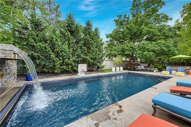 5703 W 128th Street, Overland Park, KS 66209