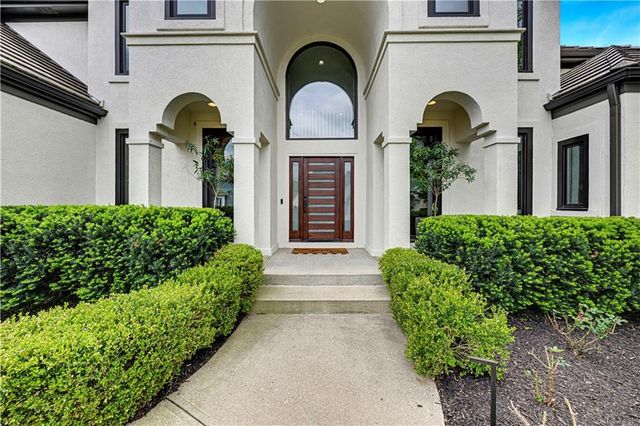 5703 W 128th Street, Overland Park, KS 66209