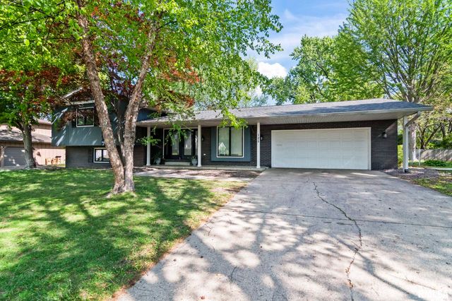 125 CYPRESS POINT Drive, Springfield, IL 62704
