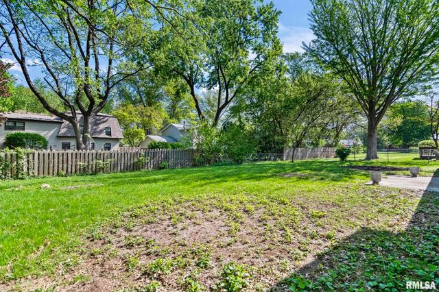 125 CYPRESS POINT Drive, Springfield, IL 62704