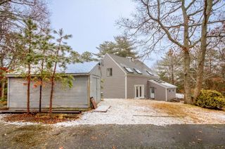 10 Sandy Ln, Bourne, MA 02532