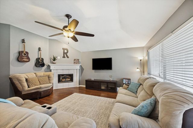 1409 Bob White Trail, Sealy, TX 77474