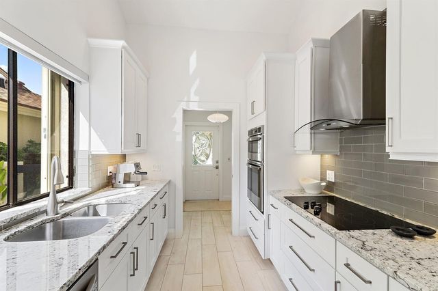 125 Harbourside Circle, Jupiter, FL 33477