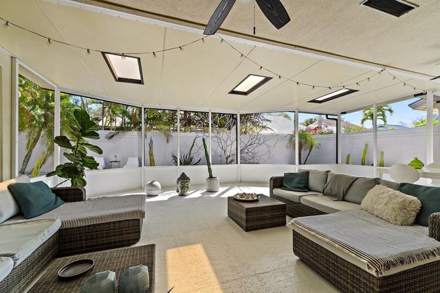 125 Harbourside Circle, Jupiter, FL 33477