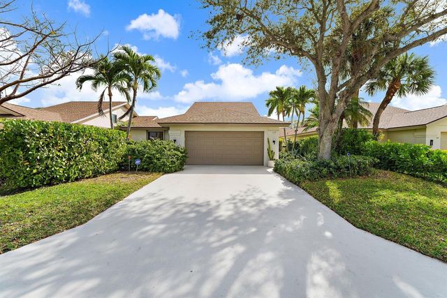 125 Harbourside Circle, Jupiter, FL 33477