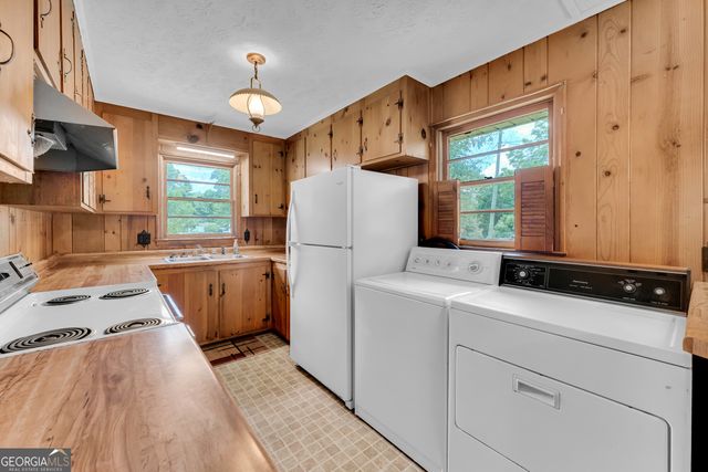 24 Laurel Drive, Hartwell, GA 30643