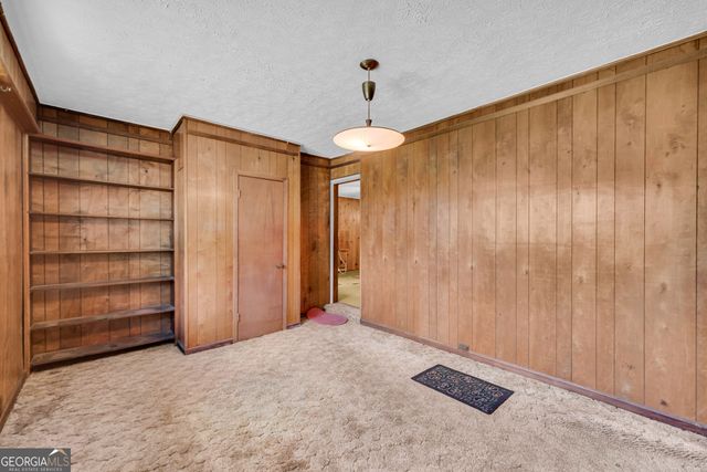 24 Laurel Drive, Hartwell, GA 30643