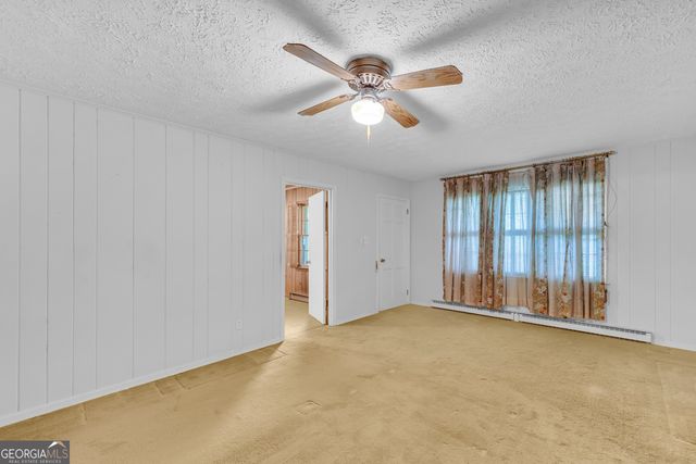 24 Laurel Drive, Hartwell, GA 30643